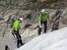 Le relais est solide, on peut envisager la descente en moulinette.