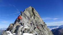La Pointe de Mourti, descente de l'arête nord-est (AD).