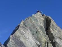 Descente en rappel depuis le sommet de la Pointe de Mourti.