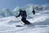 Skier dans un paysage de glace